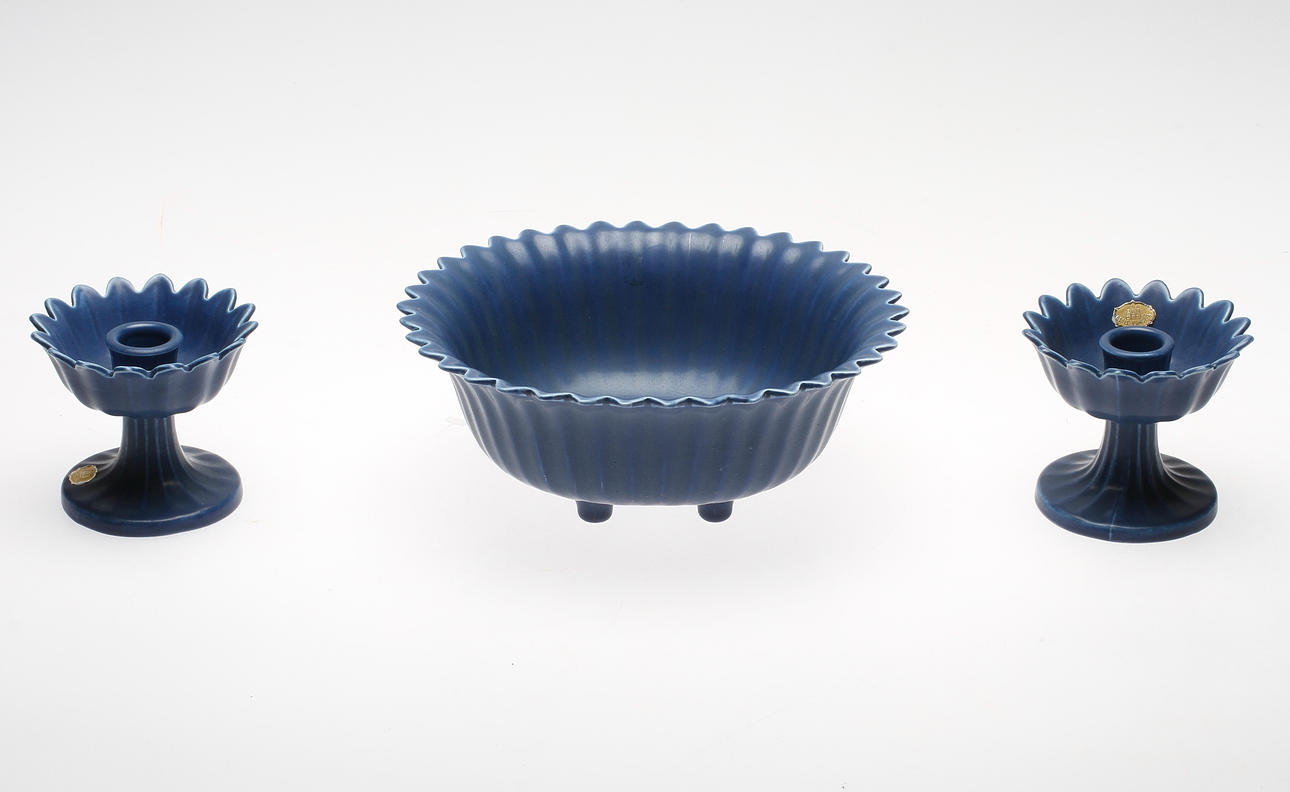 SKÅL samt LJUSSTAKAR, ett par, keramik, Gefle.