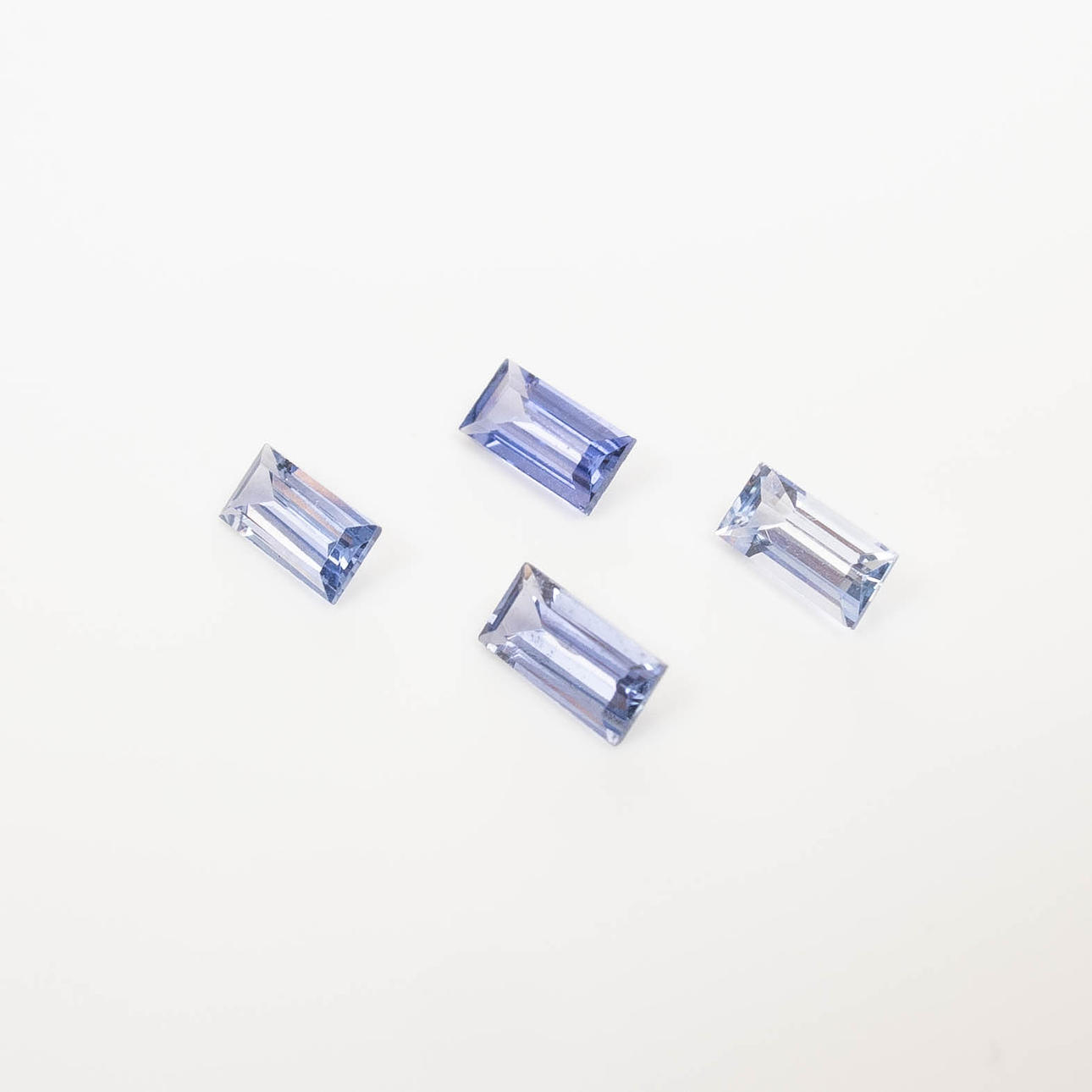 SAFIRER, 0,99 ct.