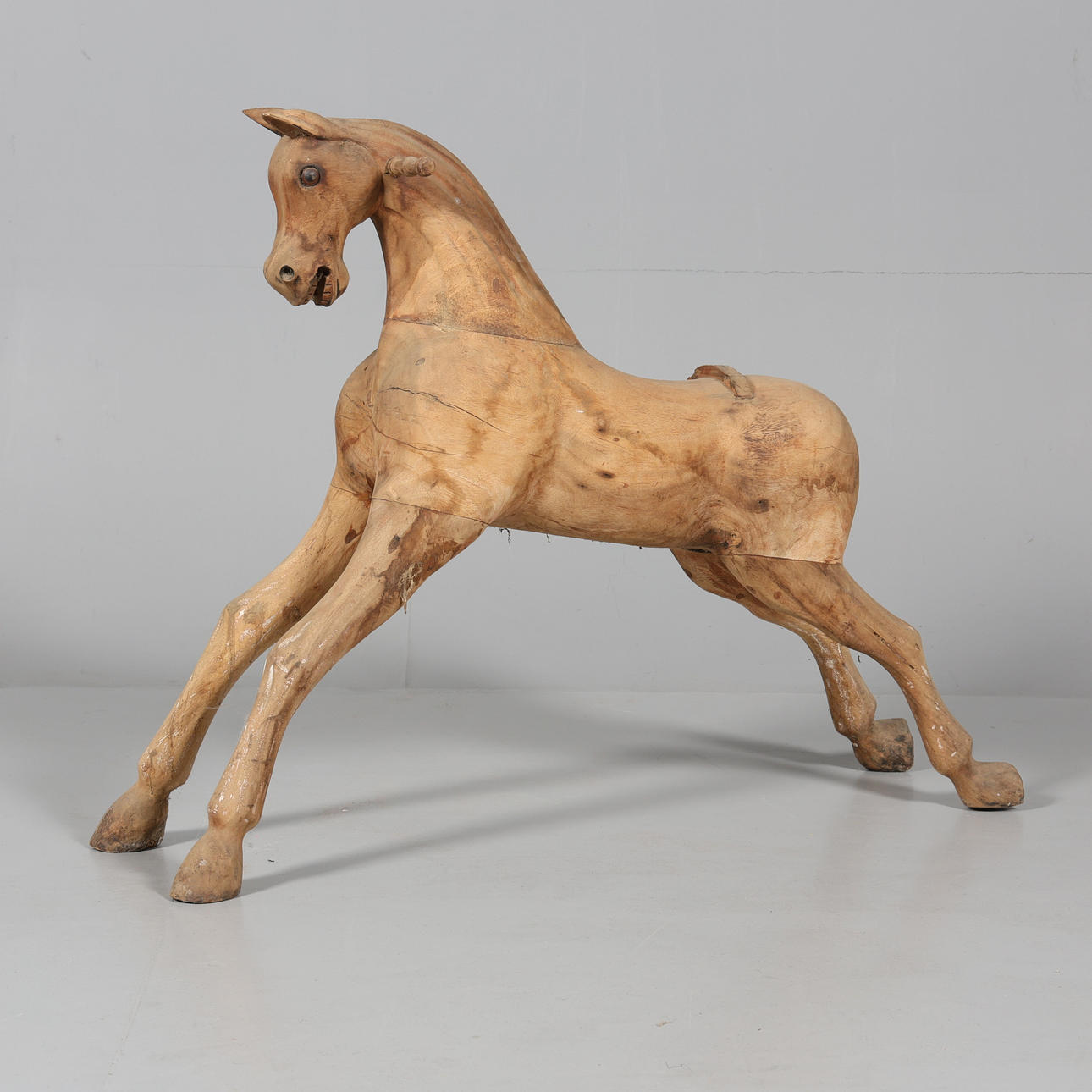 SKULPTUR, snidat trä.