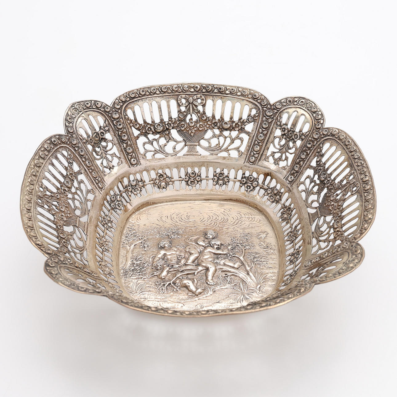 BOWL, SILVER, WEIGHT 188 GRAMS.