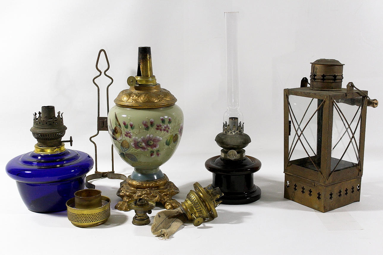 DELAR TILL FOTOGENLAMPOR, och LYCKTA.