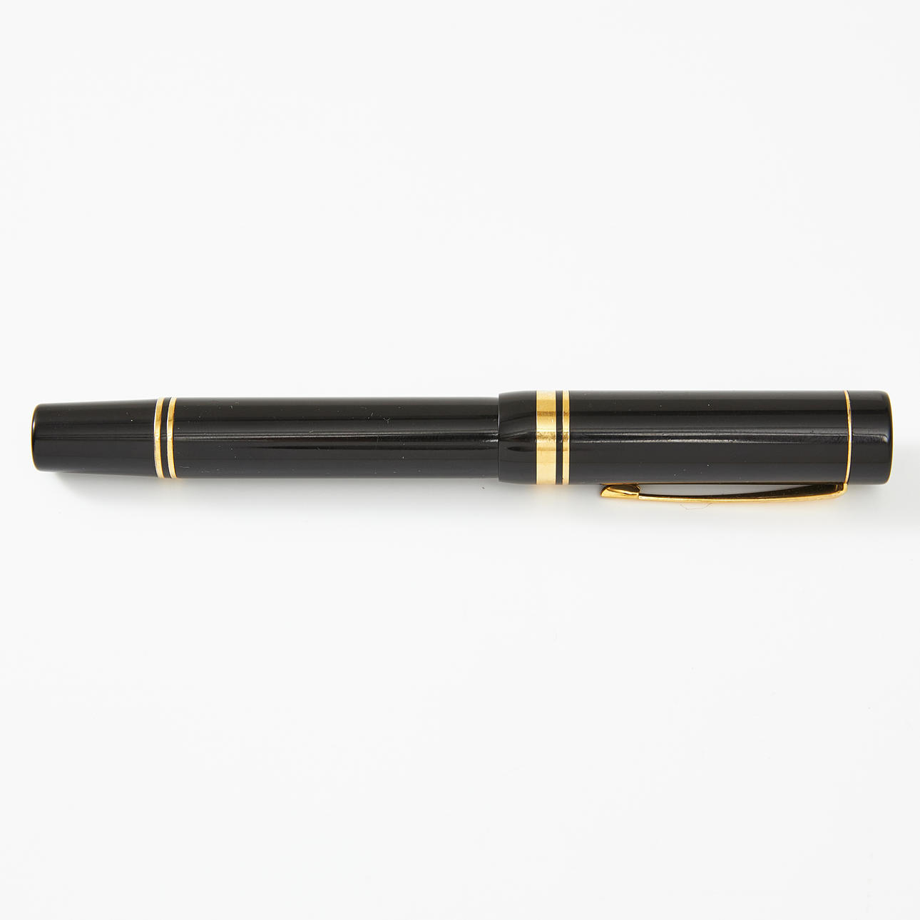 PARKER, reservoarpenna, spets i 18k guld, svart resin. Vintagekläder ...