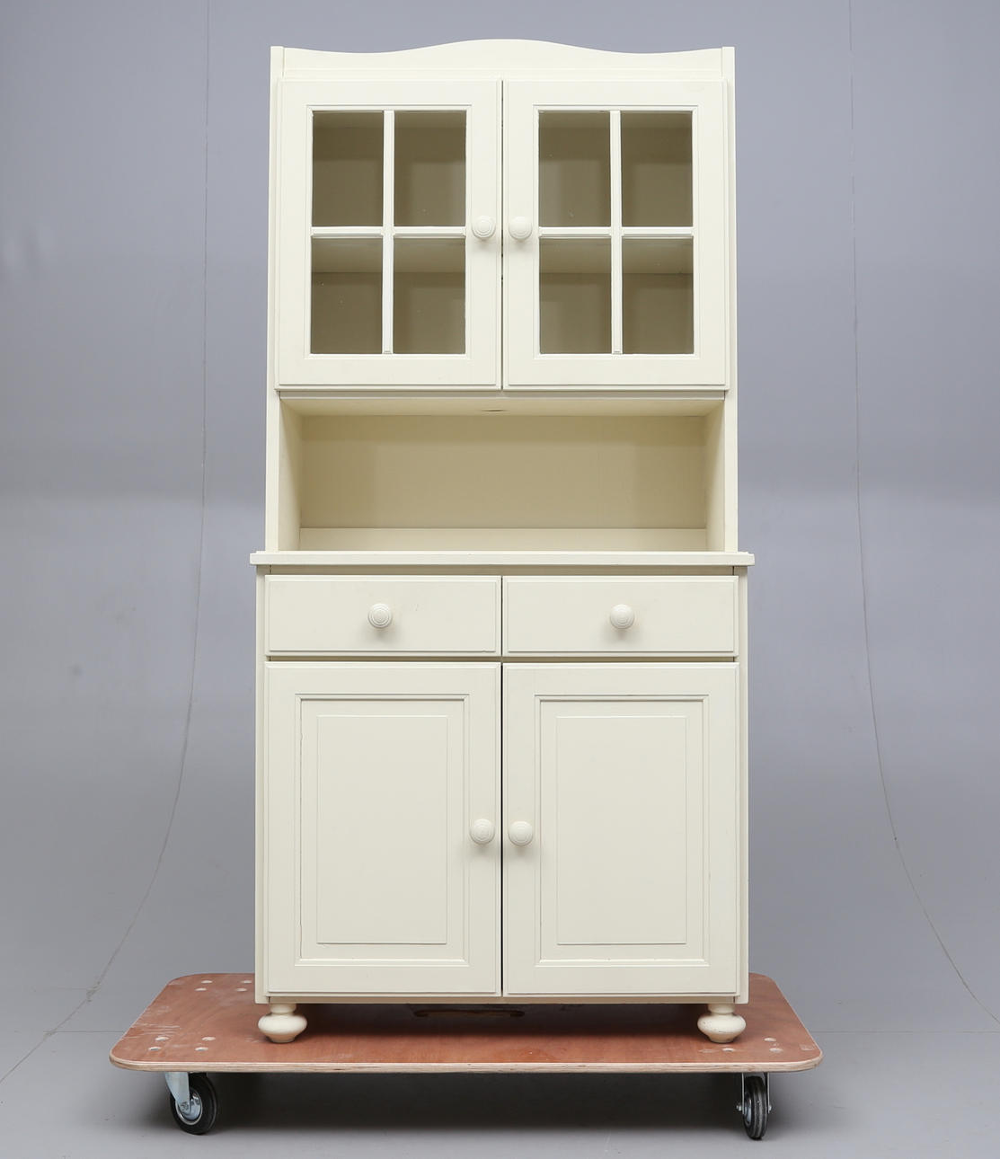 VITRINSKÅP, gustaviansk stil, 1900-talets andra del.