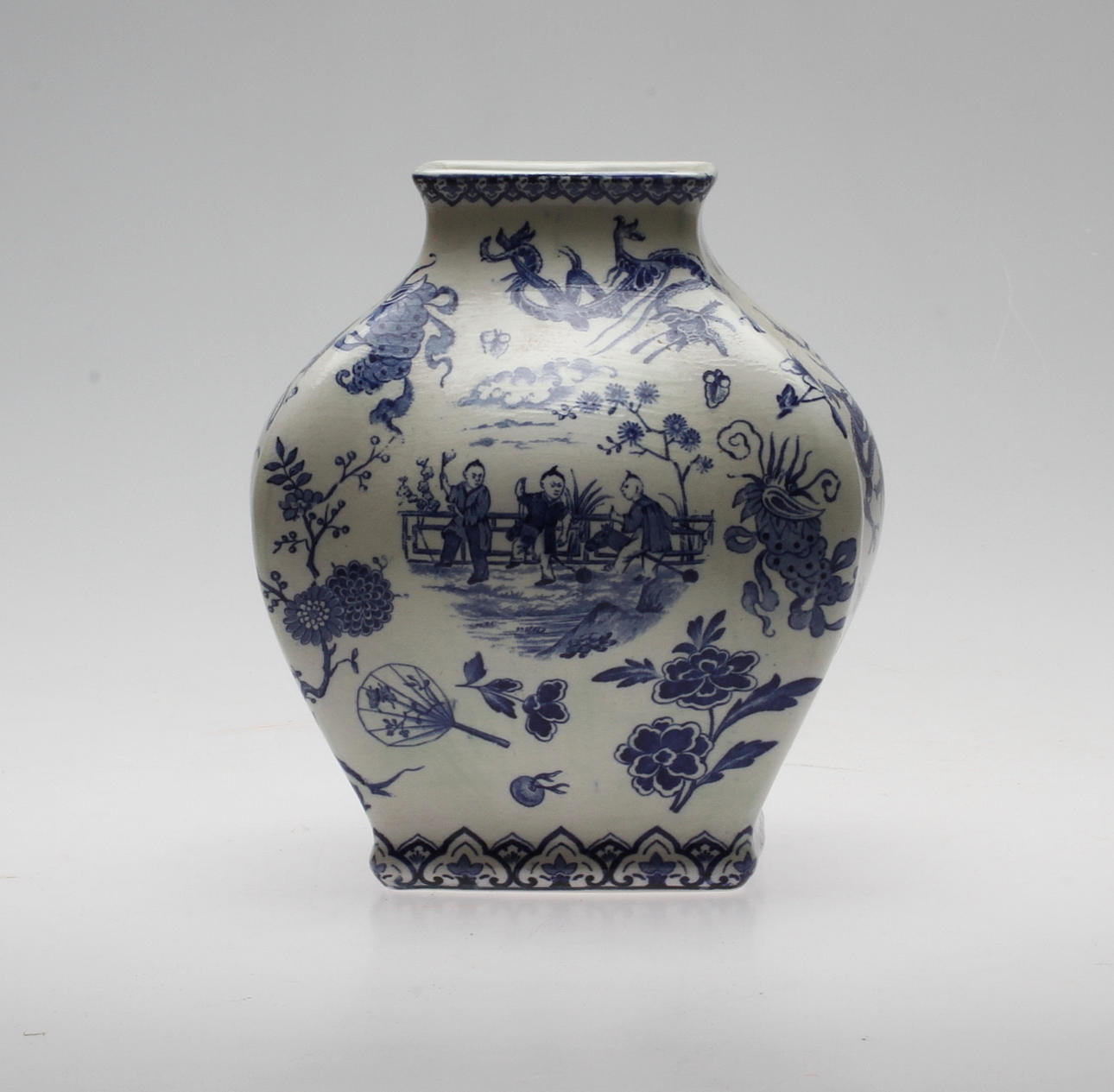 VAS, keramik, Rörstrand, shanghai, omkring 1900.