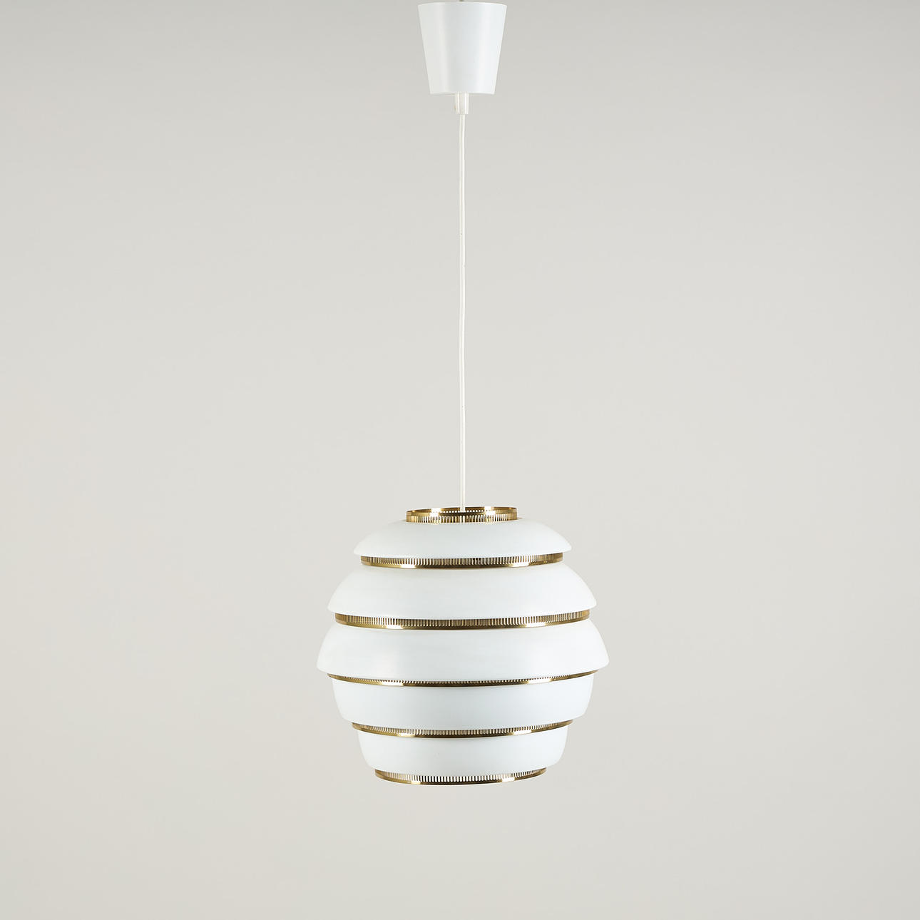 alvar-aalto-taklampa-bikupa-a331-valaisinpaja-belysning-lampor
