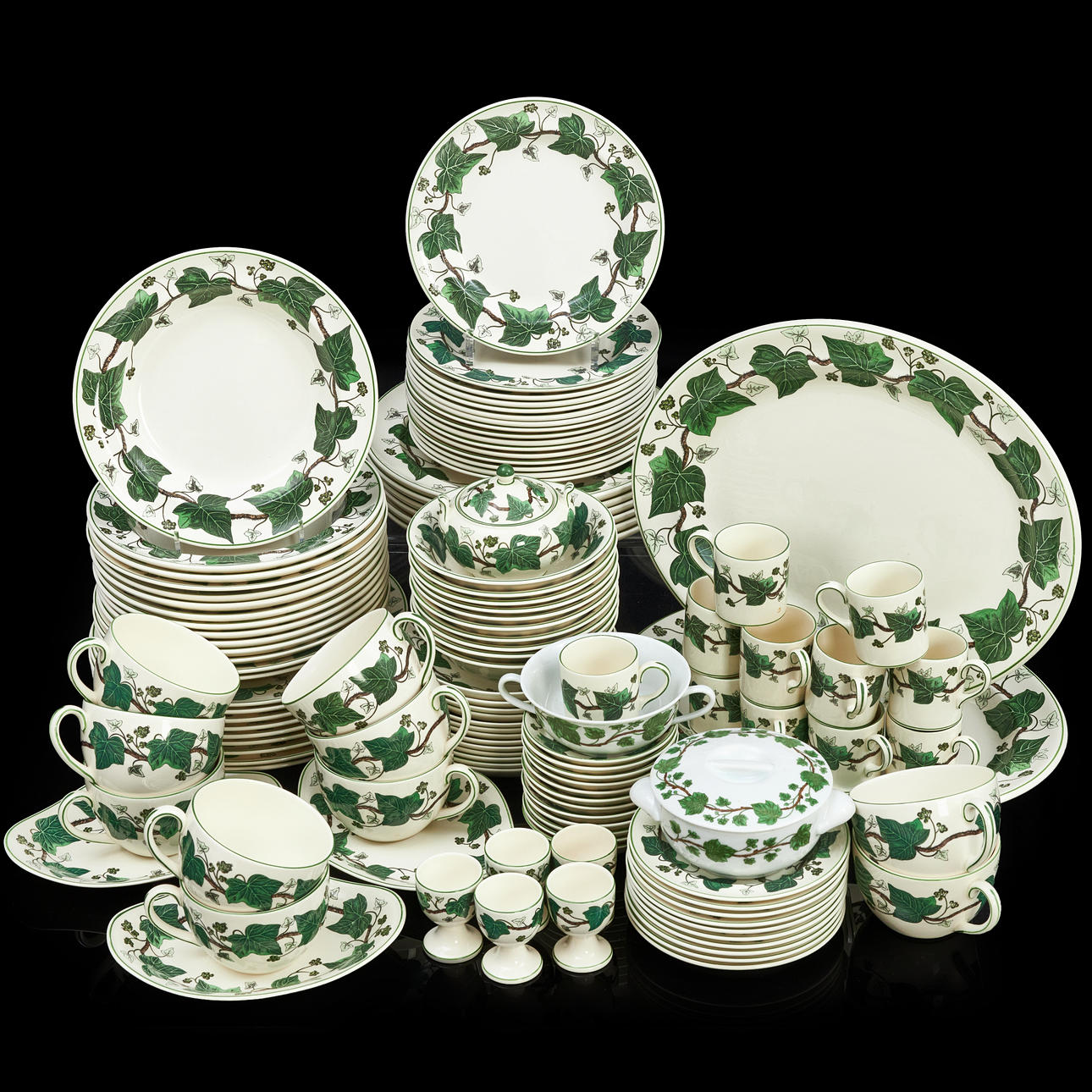 DINNERWARE SET, 99 dlr., “Napoleon Ivy”, porcelain with transfer