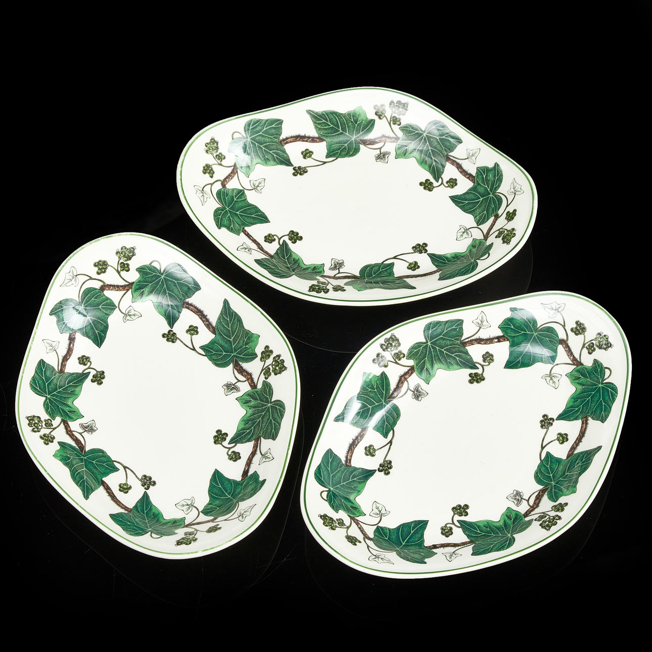 DINNERWARE SET, 99 dlr., “Napoleon Ivy”, porcelain with transfer
