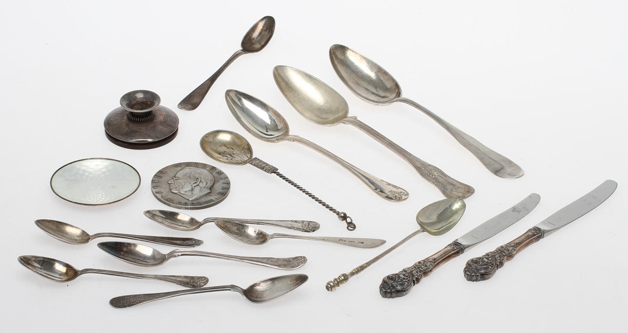 PARTI SLIVER, mestadels skedar, Tot vikt 611 gram.