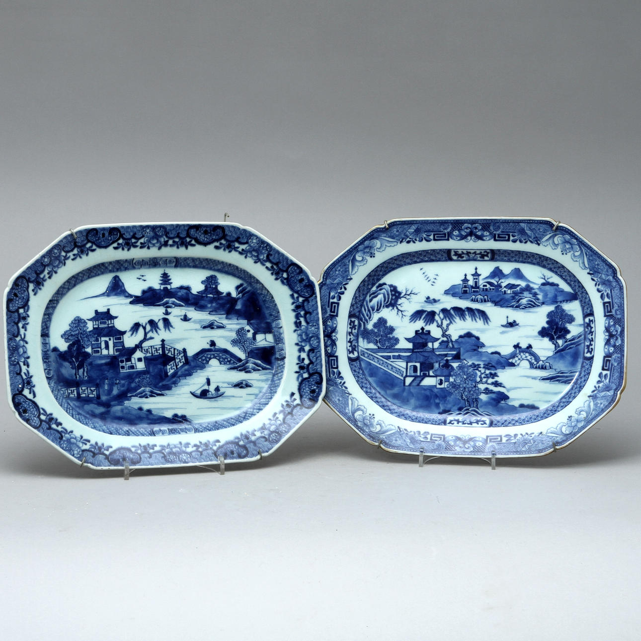 STEKFAT, 2 st snarlika, Kina, 1700-tal.