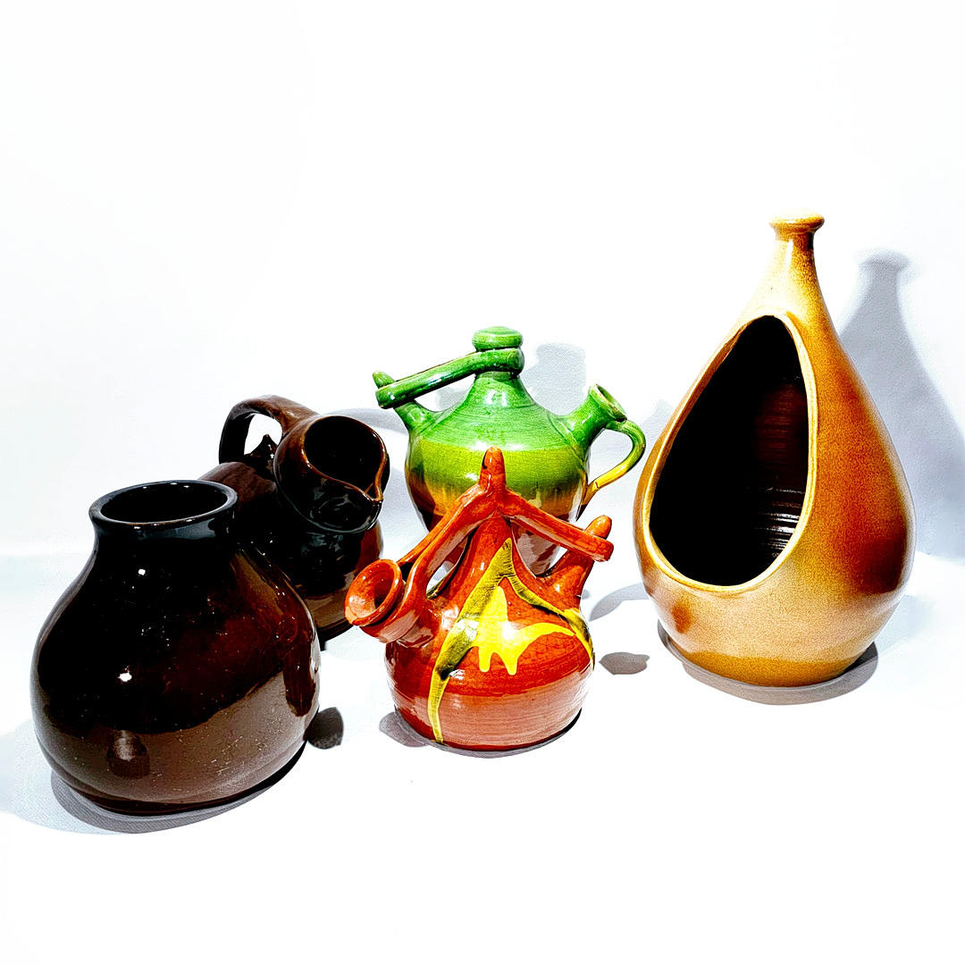 Collection of five pots and centers in glazed terracotta. Asiatica ...
