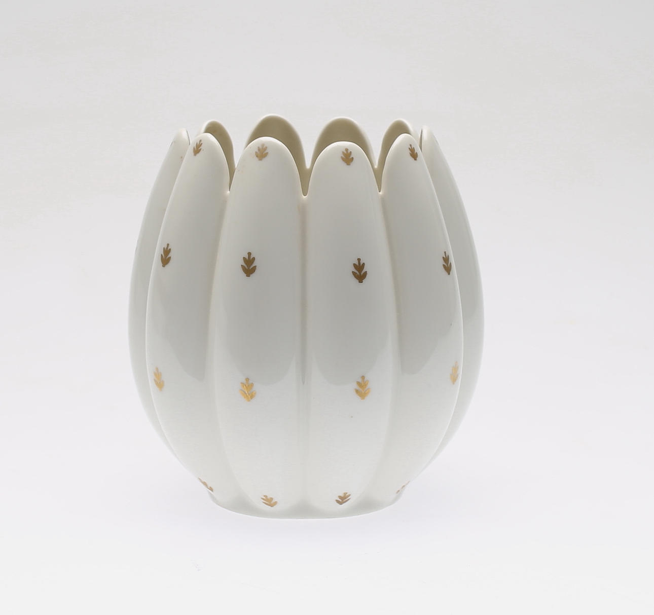 VAS, porslin, Arthur Percy, Karlskrona Porslinsfabrik.