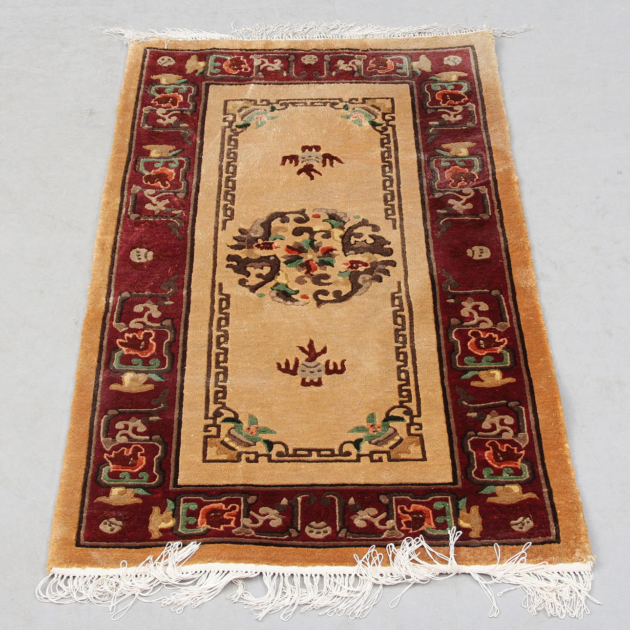 SILKESMATTA,, 1900-tal. 64x124.