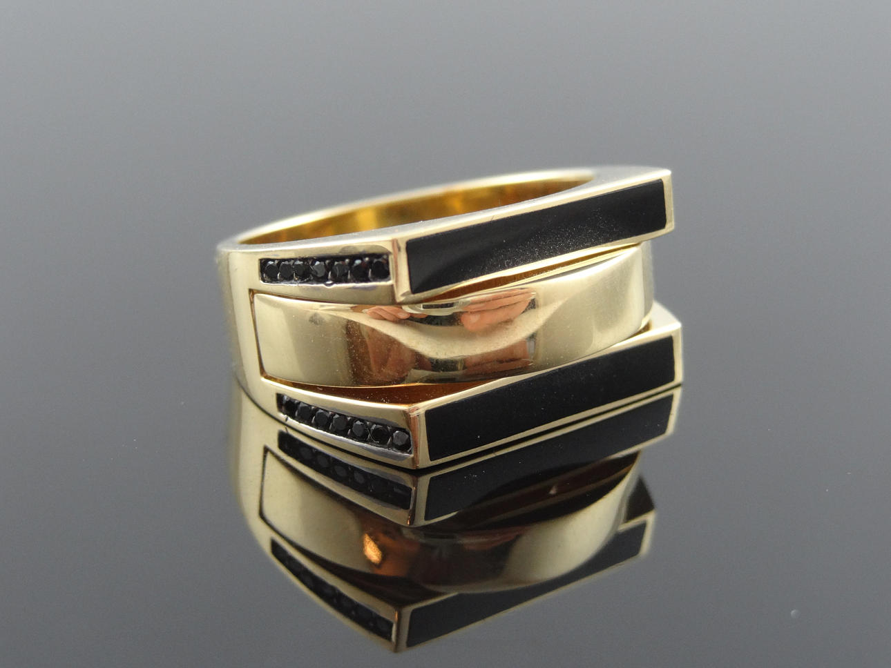ONYX HERR RING 18k guld.