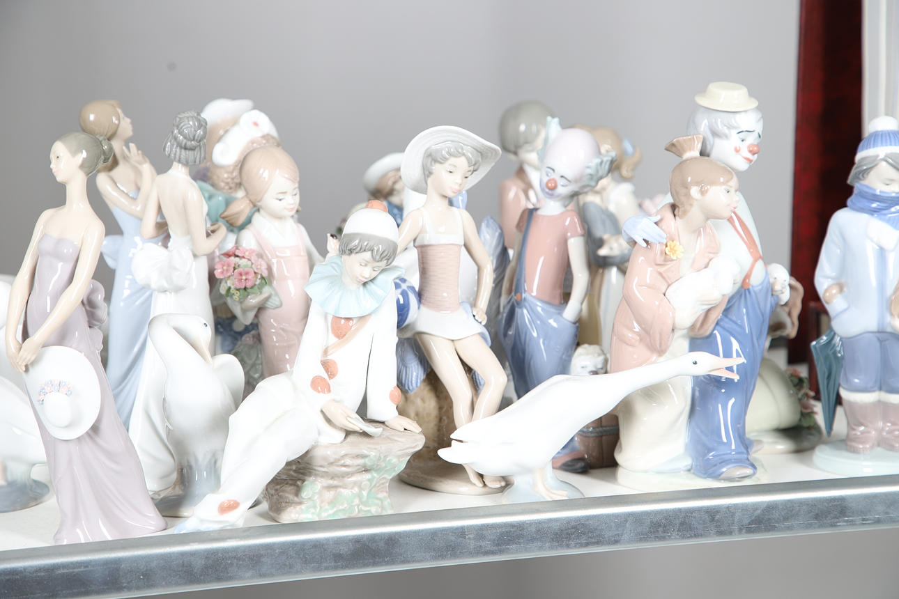 A LARGE COLLECTION OF ASSORTED LLADRO FIGURES. Ceramics & Porcelain ...