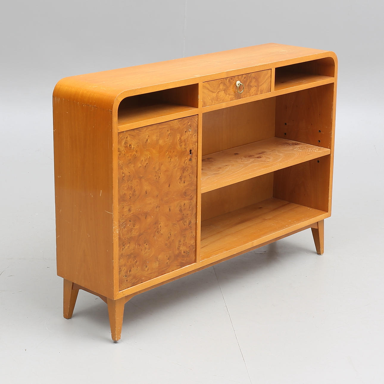 BOKHYLLA, 1900-talets första hälft.