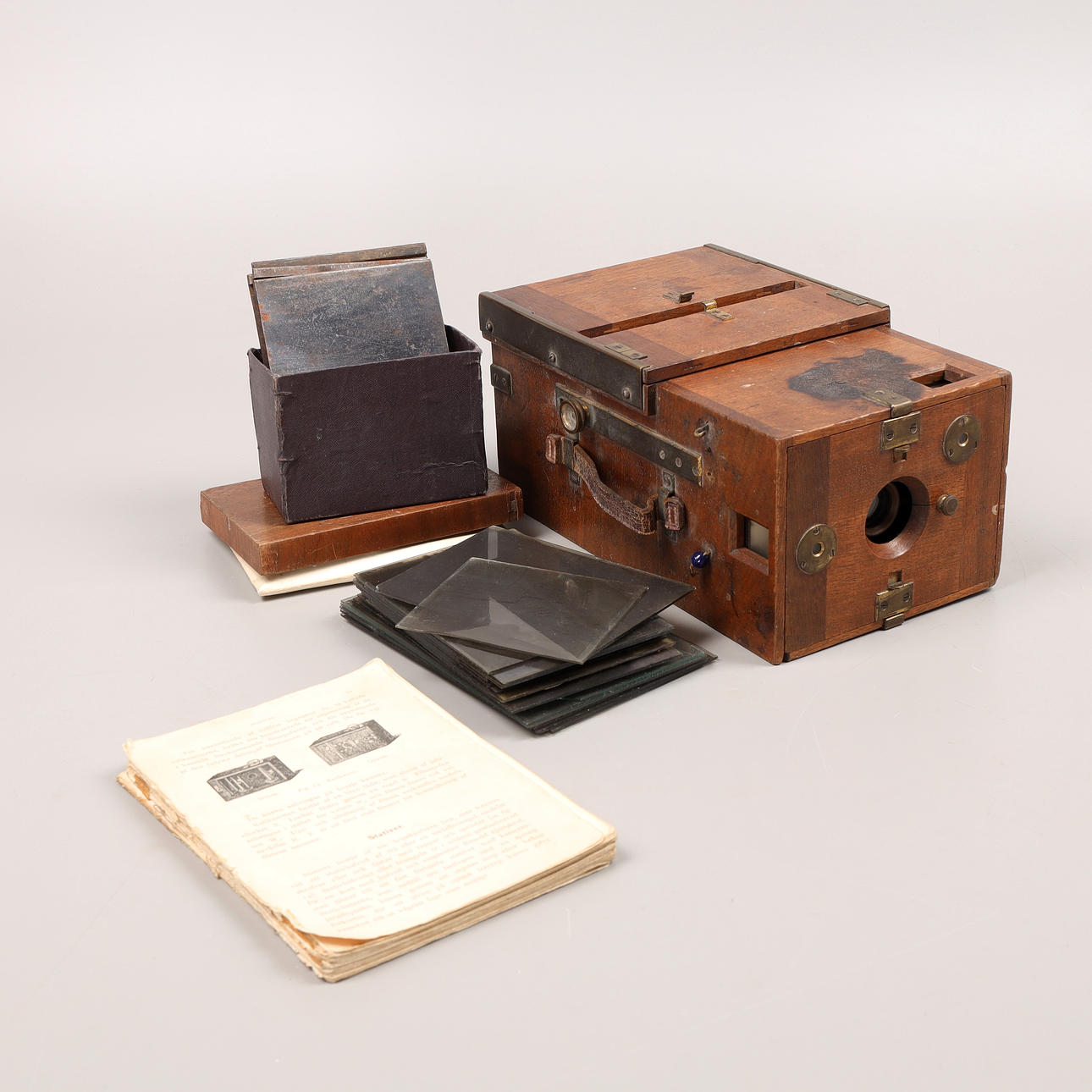 BOX CAMERA WITH GLASS PLATES, 1800/1900's. Photo, Cameras & Lenses ...