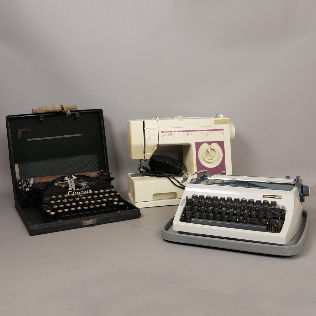 A SEWING MACHINE AND TWO TYPEWRITERS (3). Collectables - Other ...