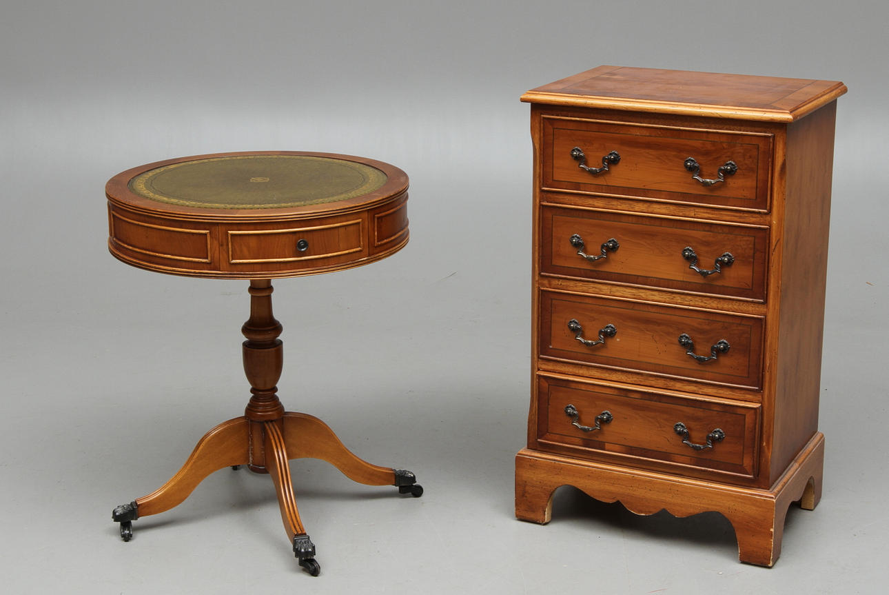 BYRÅ samt LAMPBORD, engelsk stil, 1900-tal.