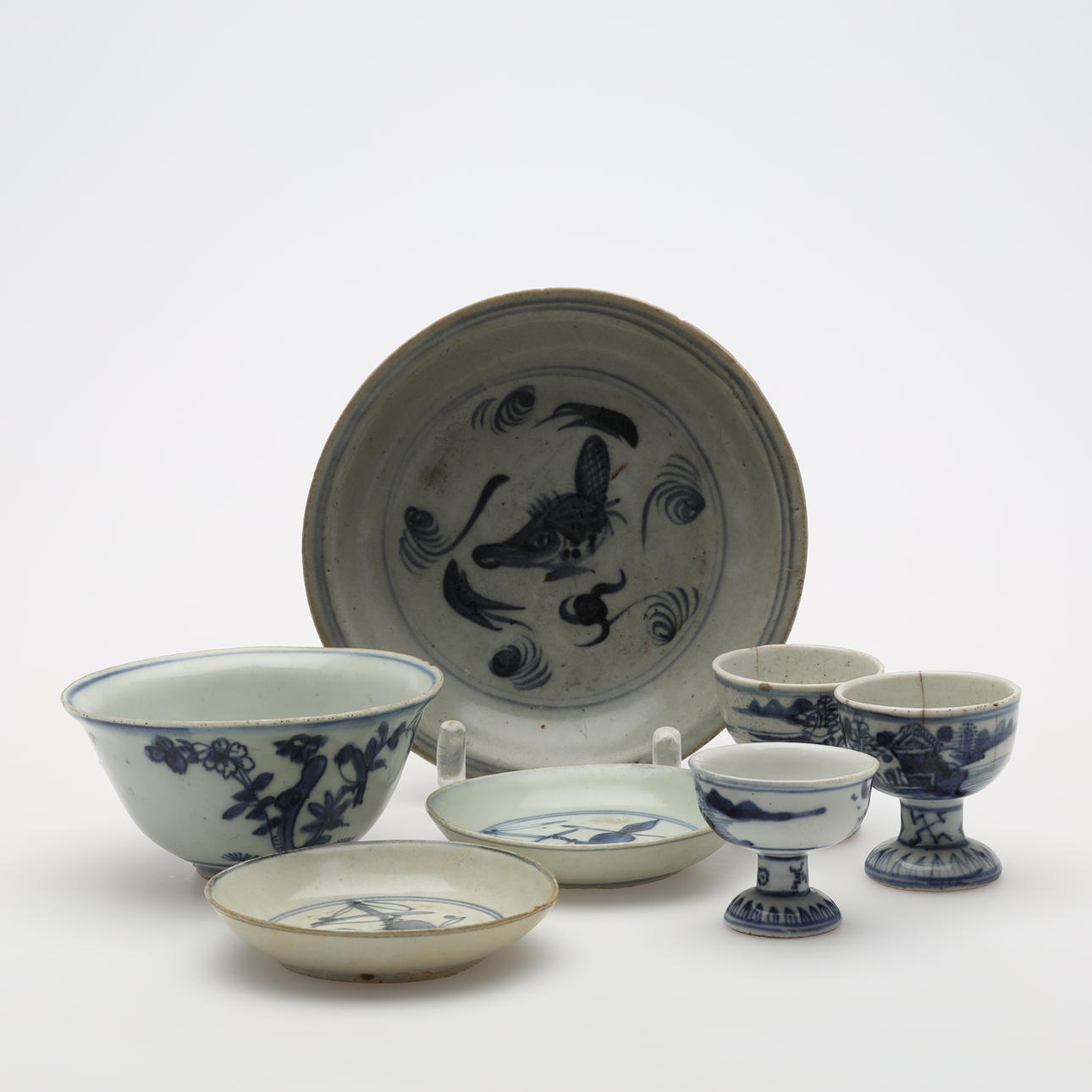 PORCELAIN OBJECTS 7 pieces China.