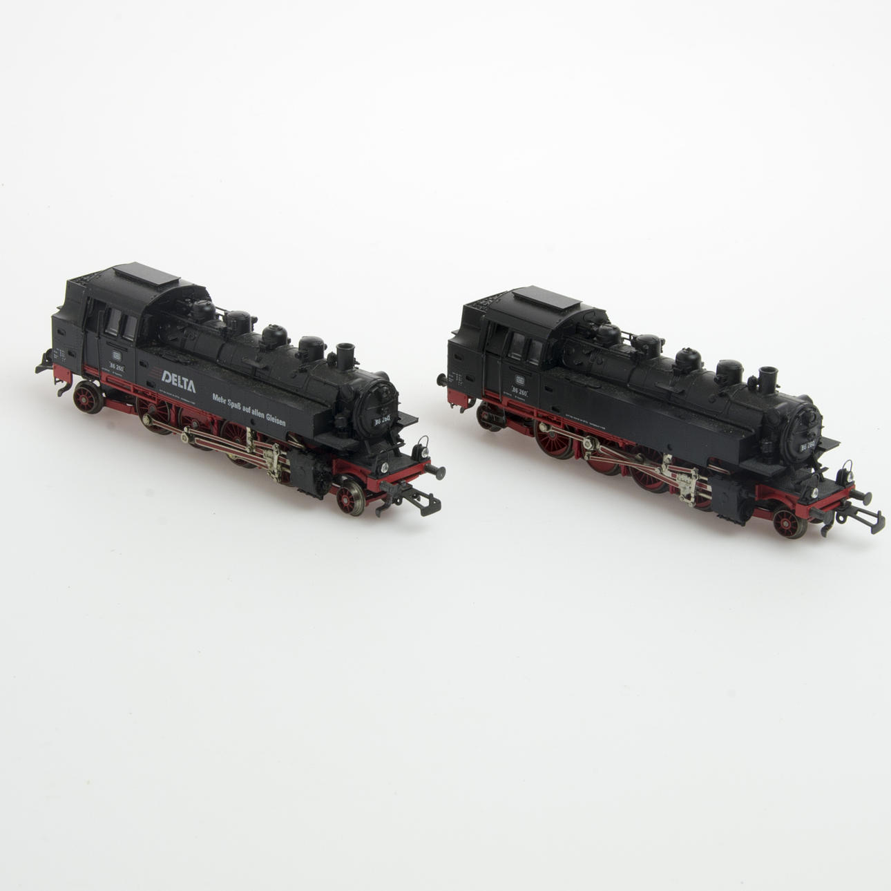 LOK, 2 stycken, Märklin.