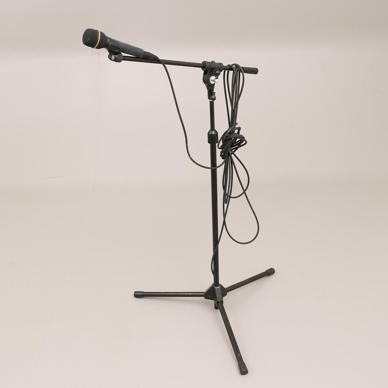 MIKROFON, EV, N/D 257B, med stativ.