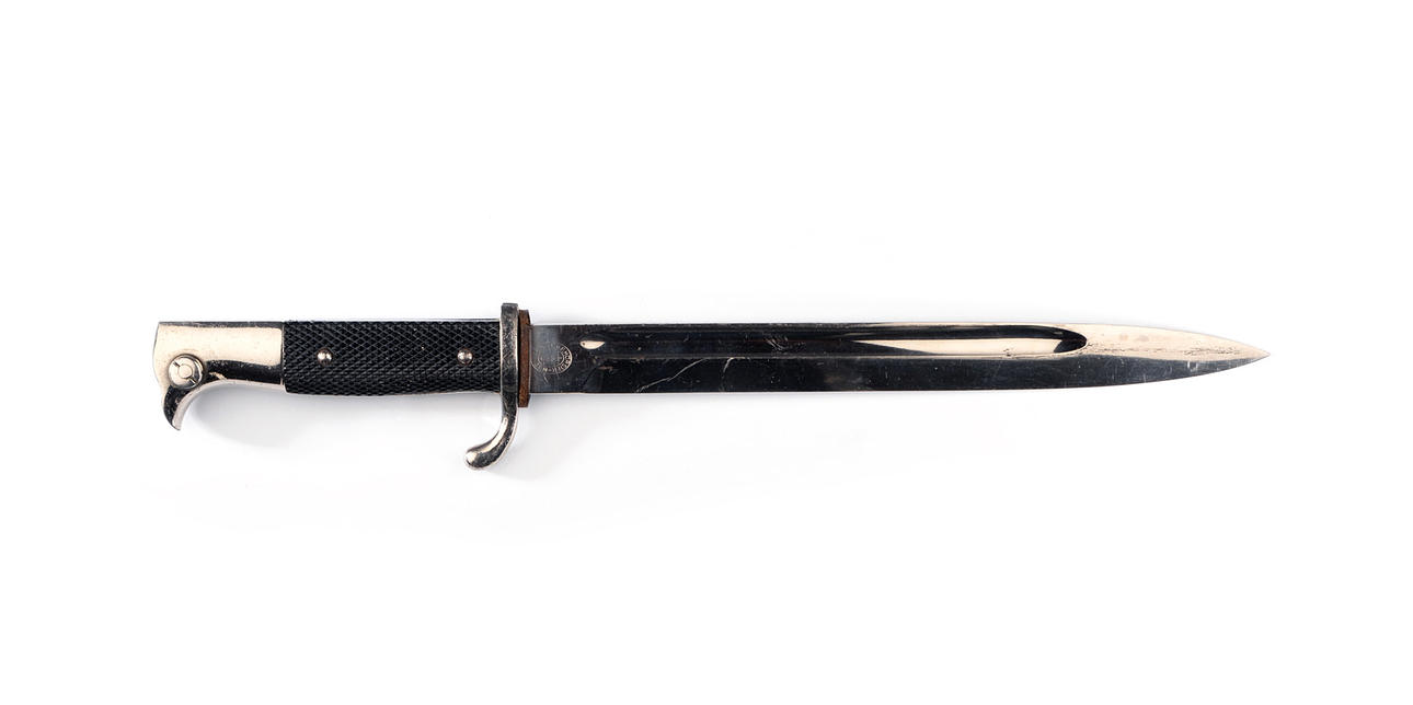 E. & F. HÖRSTER. UTGÅENDE BAJONETT K98. Sidogevär, våfflat handtag, förnicklad.