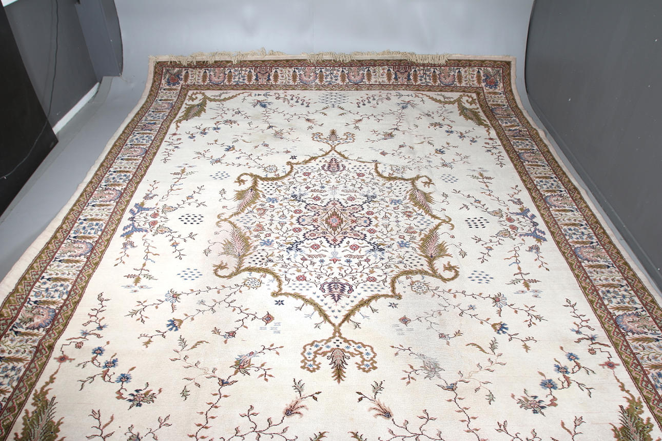 ORIENTALISK MATTA, 350 x 440 cm.