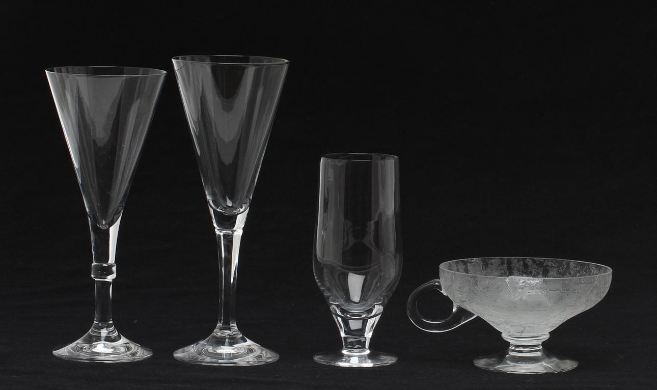 PARTI GLAS, 34 delar, 1900-tal.