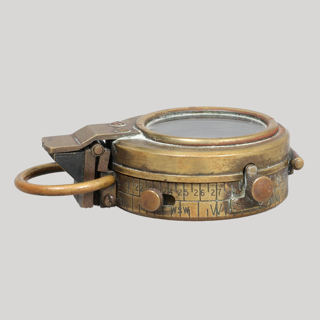 A WW1 BRASS VERNERS PATTERN BRITISH MARCHING COMPASS. Weapons ...