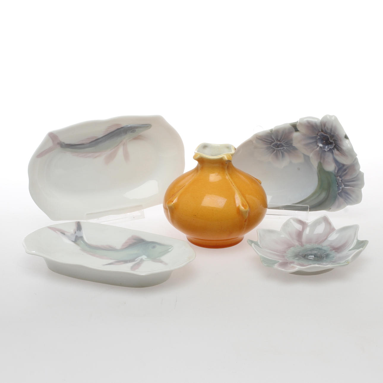 FAT, 4 st, porslin, samt VAS, flintgods, Rörstrand, 1900-talets första hälft.