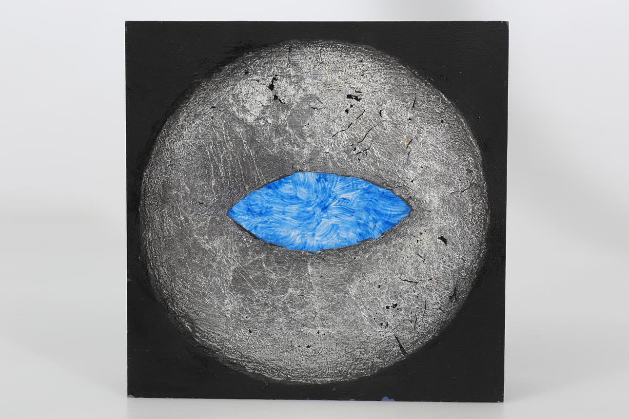 OIDENTIFIERAD KONSTNÄR. Skulptur, konstmassa, signerad E Moritz.