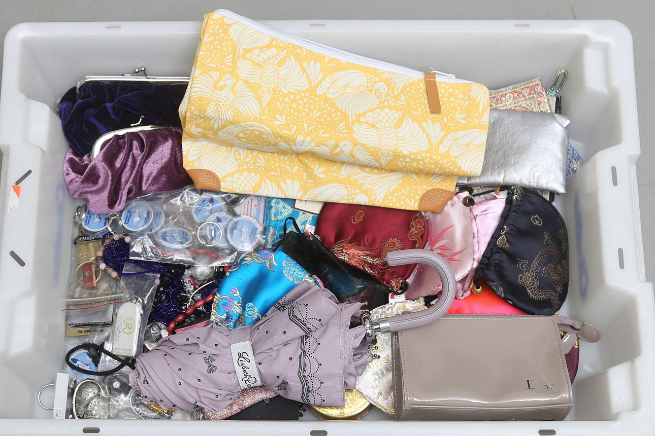 BIJOUTERIER med mera, Bland annat Christian Dior.