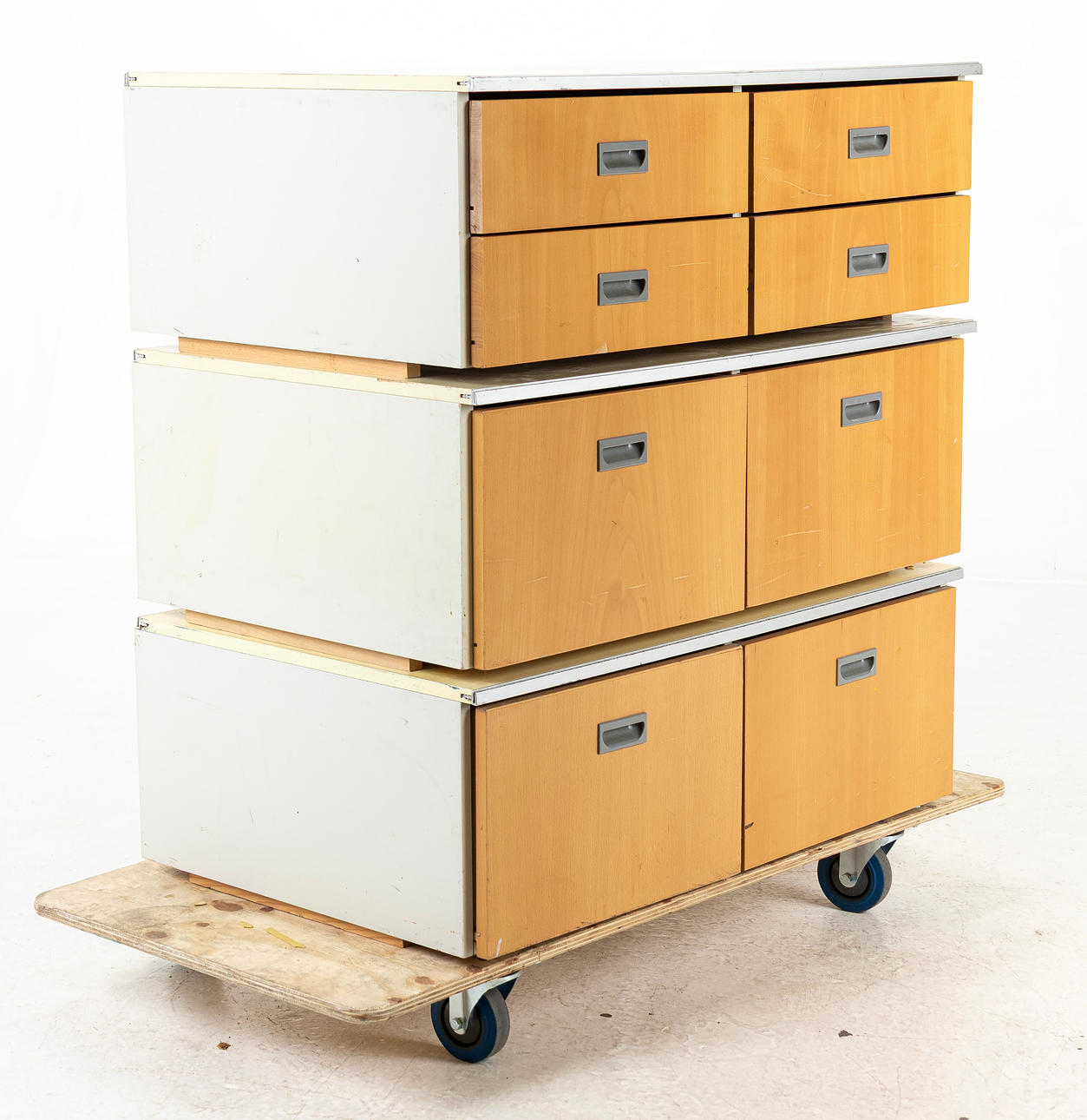 HURTSAR, 3 sections.