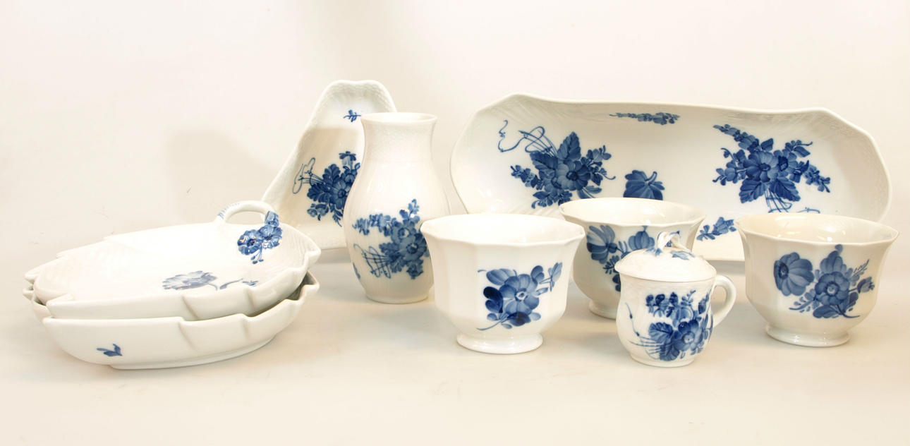 SERVISDELAR, porslin, "Blå Blomster", 9 delar, Kunglig Dansk.