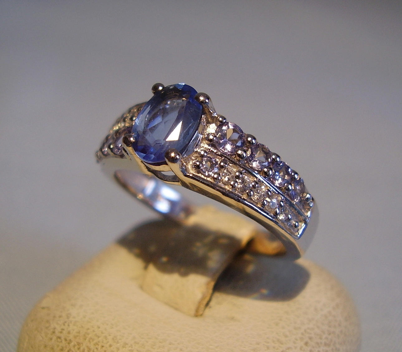 SAFIRRING MED TOPAS OCH TANZANIT.