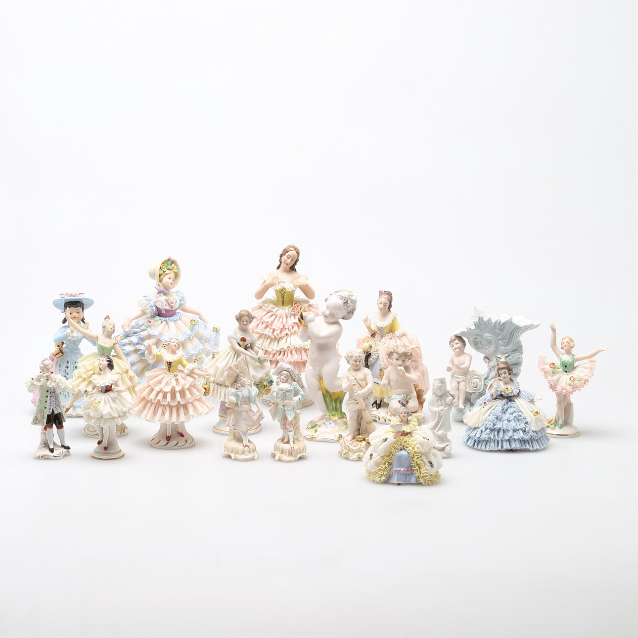 PARTI FIGURINER i porslin, 19 st främst Tyskland 1900-talets mitt.