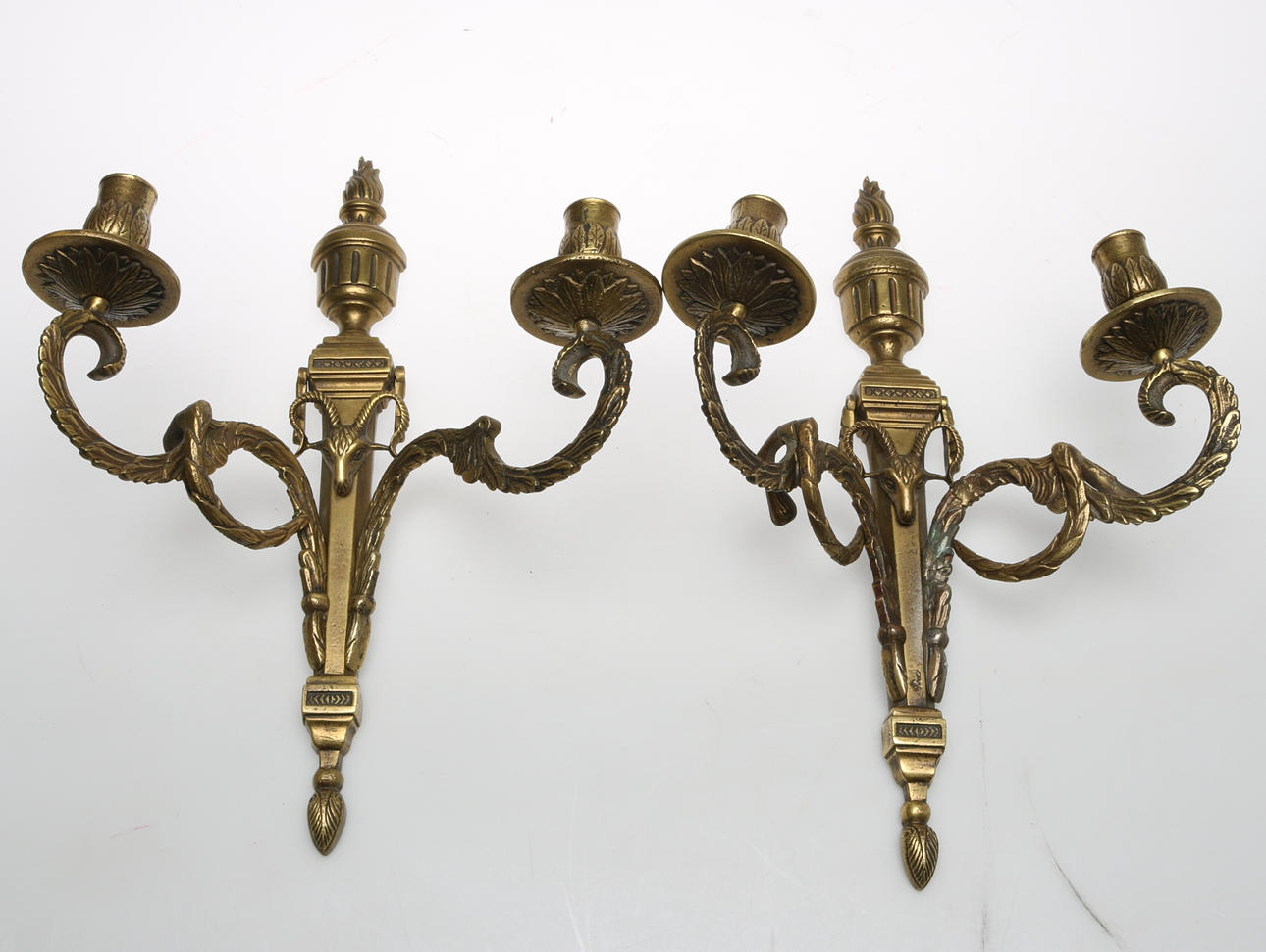 APPLIQUER, ett par, gustaviansk stil, 1900-tal.