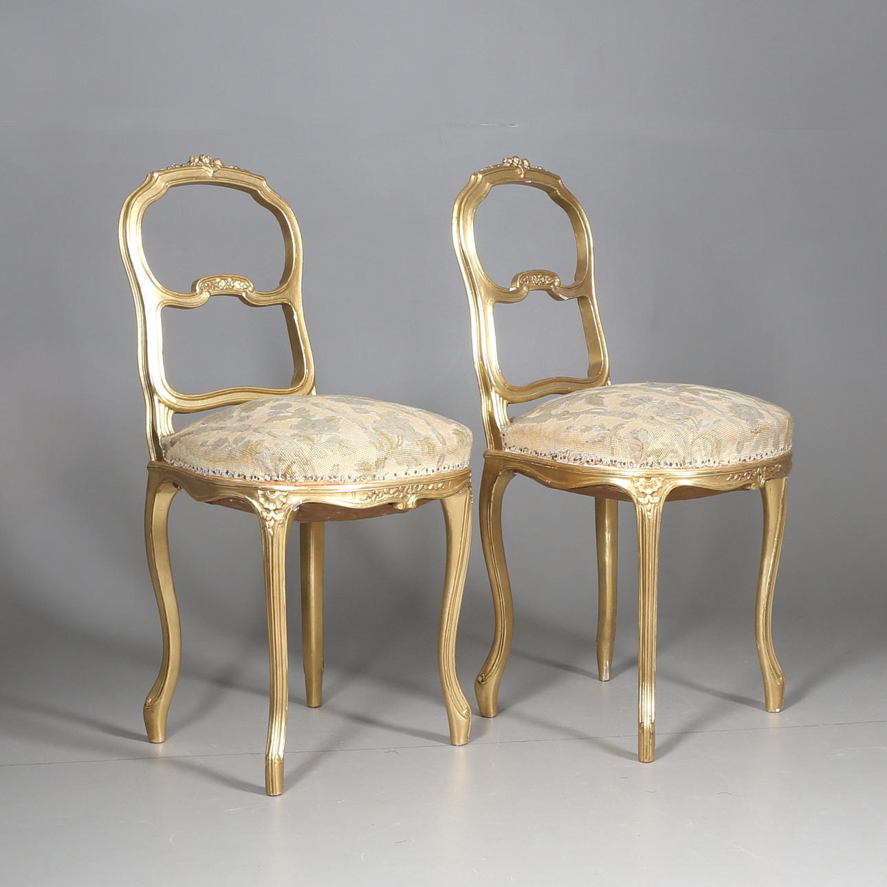 STOLAR, ett par, nyrokoko, förgyllda, 1800-talets andra hälft.