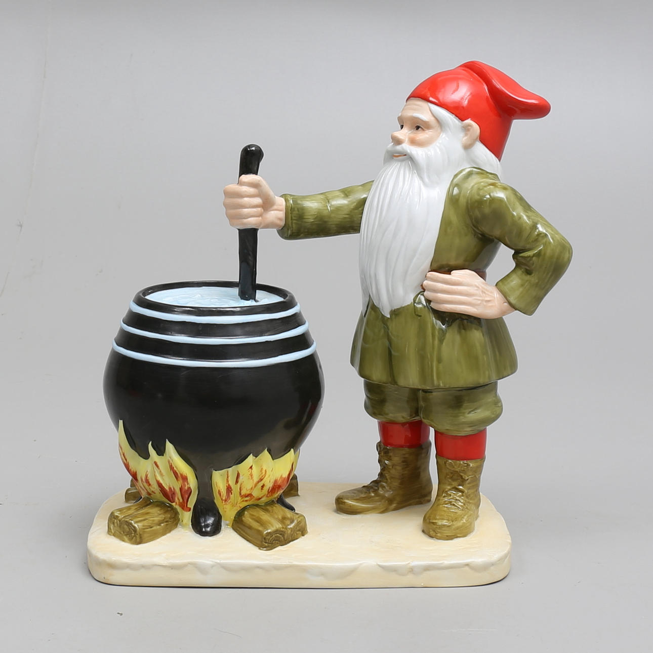 FIGURIN, porslin, efter Jenny Nyström, Kalmar Läns Museum, 1900-tal.