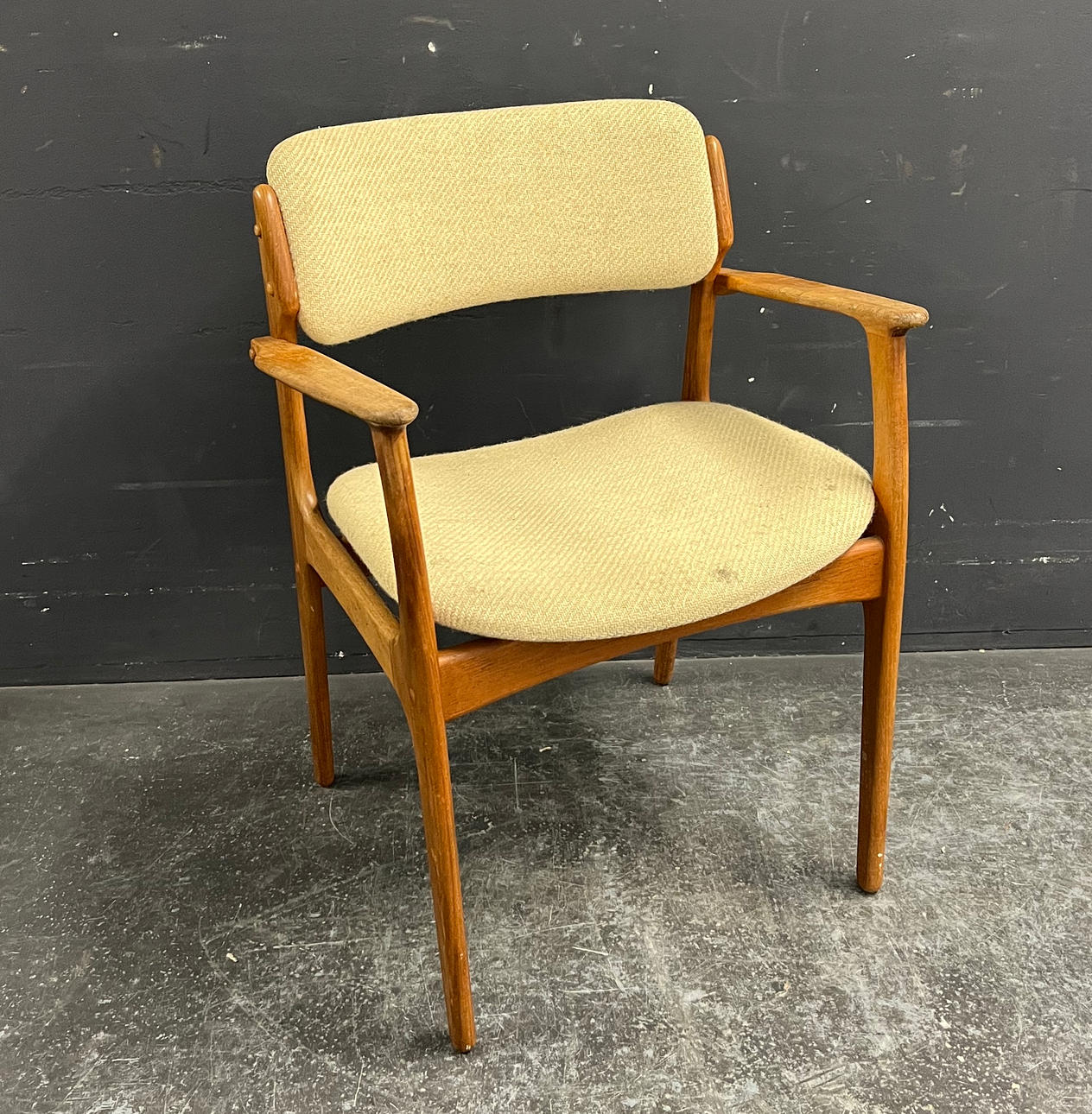 ERIK BUCH. ARMCHAIR.