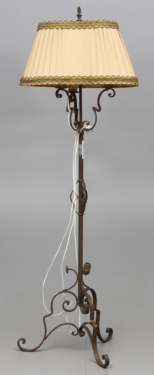 GOLVLAMPA, smide, 1900-talets första hälft.