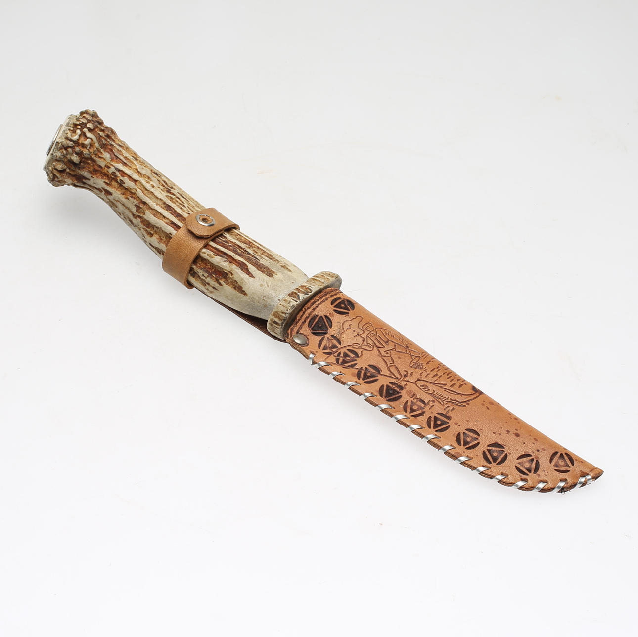 KNIV, Frosts Mora, ben, stål och läder, 1900-talets andra del.