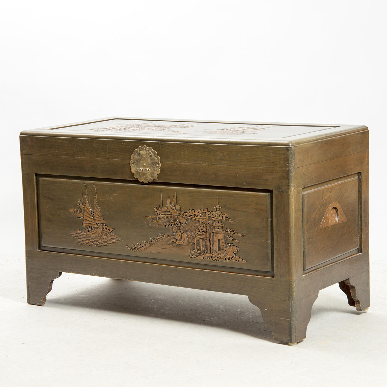 KAMFERKISTA, asien, 1900-talets senare hälft.