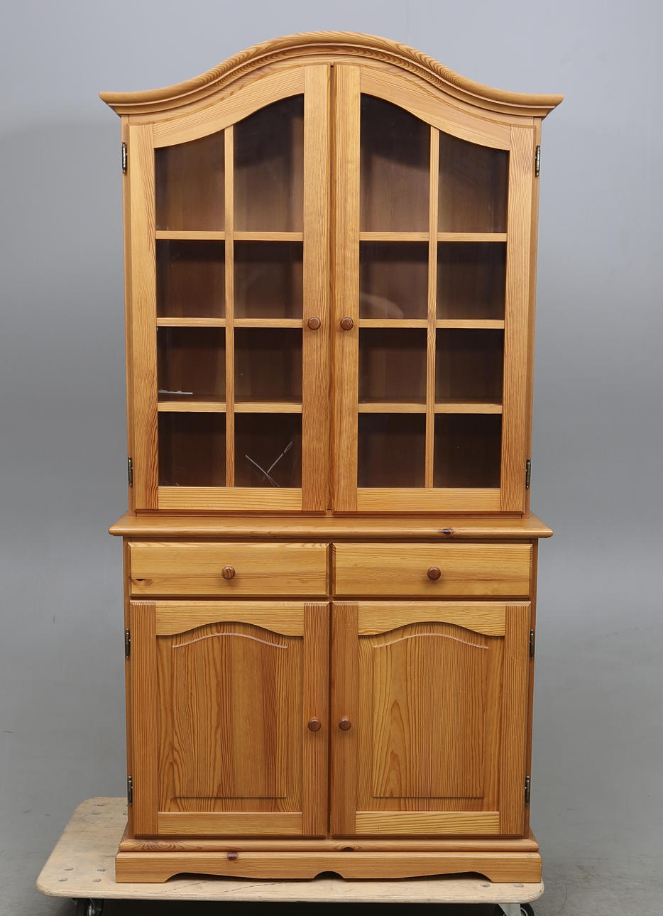 MATSALSSKÅP med VITRIN, rokokostil, 1900/2000-tal.