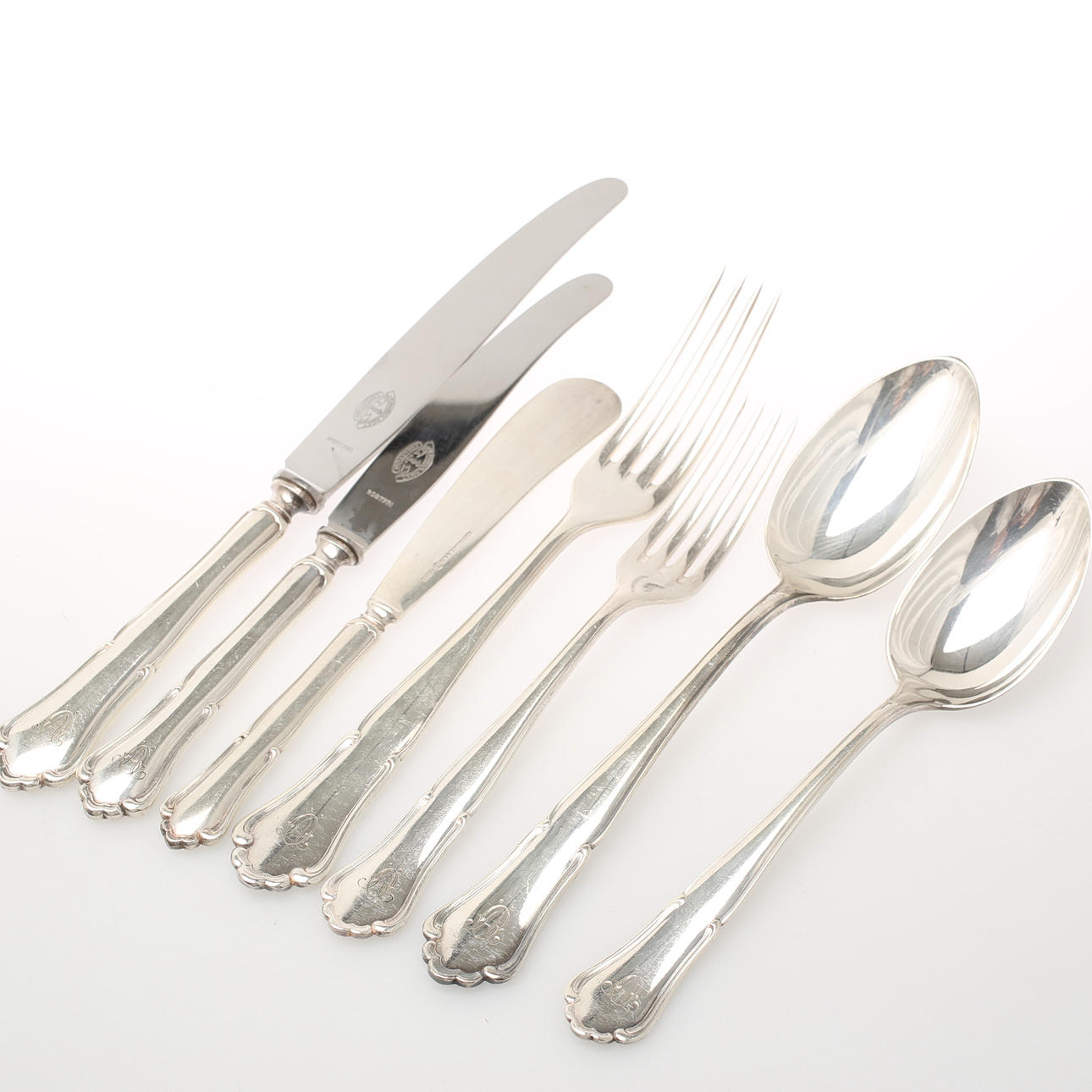 BESTICKUPPSÄTTNING, 83 delar, nysilver.