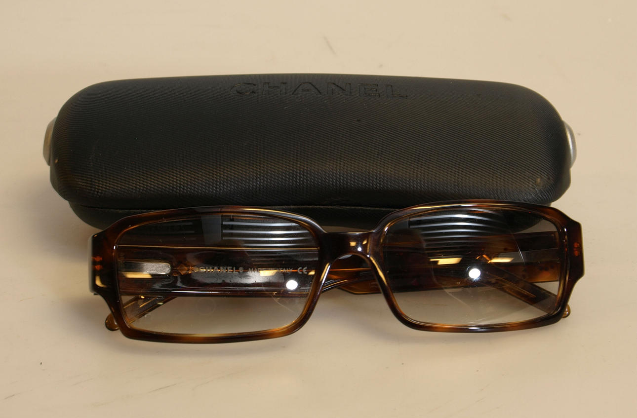 SOLGLASÖGON, Chanel, 1900-2000-tal.