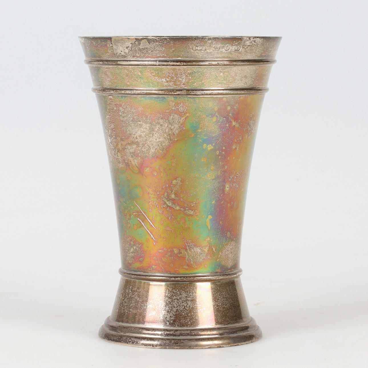 Eine Vase, Silber, England, Gewicht 221 Gramm.