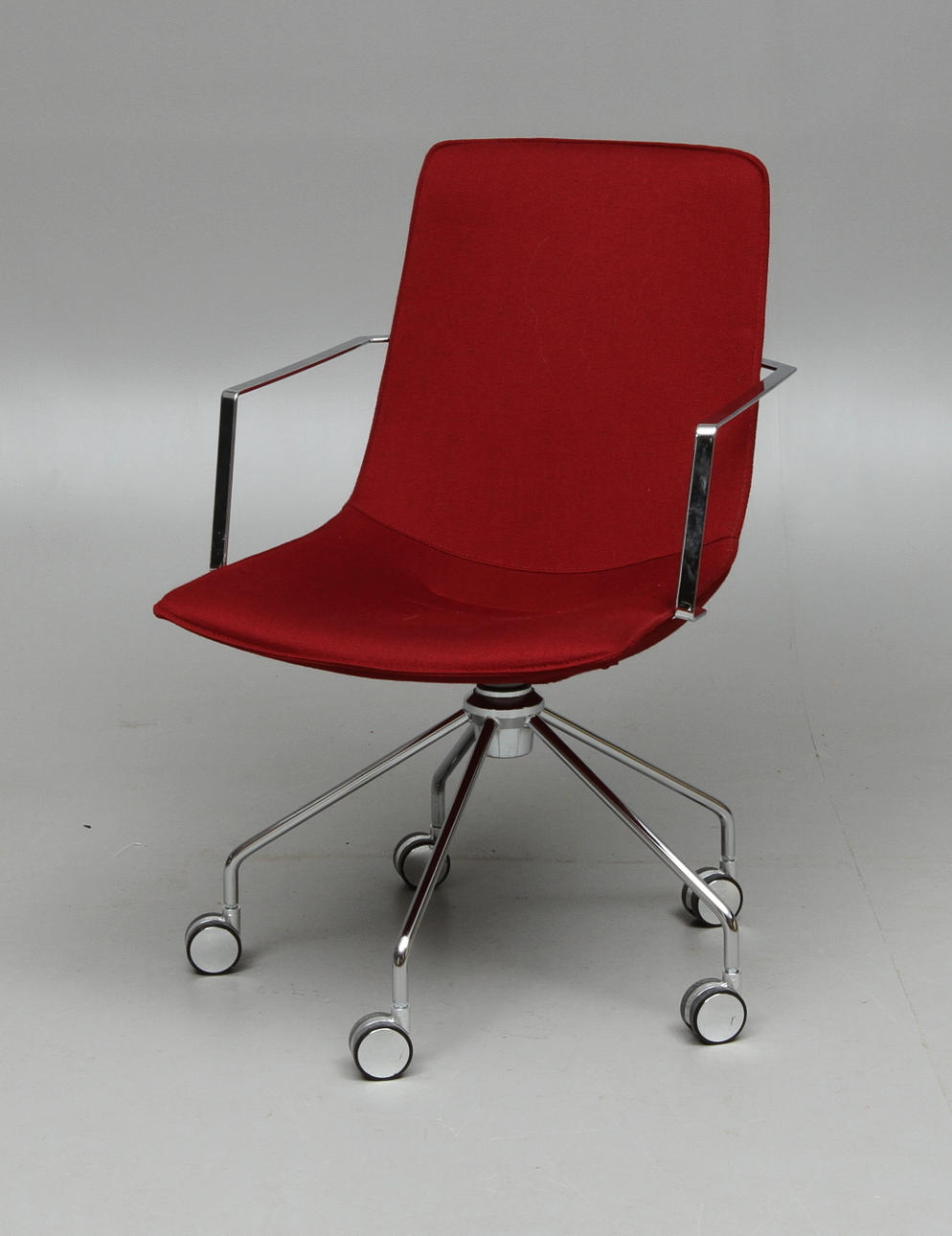 KARMSTOL, "Comet", design Gunilla Allard, Lammhults.