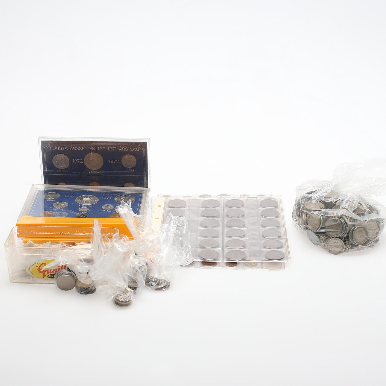 MYNT, mestadels silver, 18-1900-tal, silvermyntens vikt ca 2660 gram.