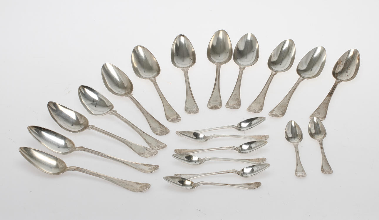 MAT- samt TESKEDAR, snarlik modell, silver, 1800-tal. Tot vikt 873 gram.